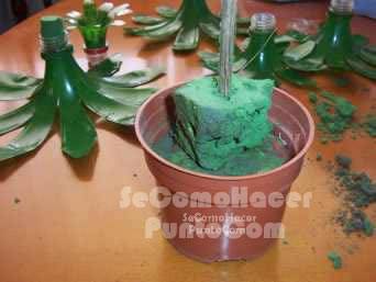 Arbol navideño con botellas