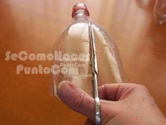 Arbol navideño con botellas