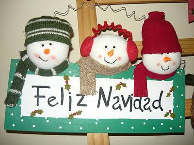 Cómo decorar una puerta en Navidad :: Cartel de bienvenida para la